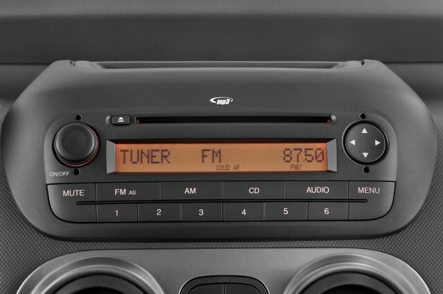 FIAT Qubo (Baujahr 2010) Dynamic 5 Türen Radio und Infotainmentsystem