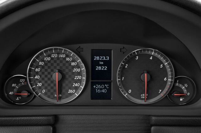 Mercedes CLC (Baujahr 2010) - 3 Türen Tacho und Fahrerinstrumente