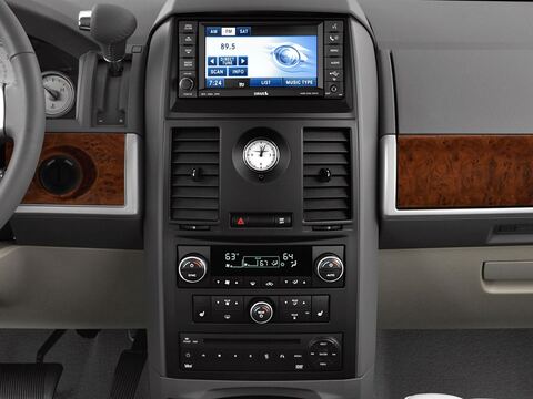 Chrysler Grand Voyager (Baujahr 2010) Touring 5 Türen Mittelkonsole