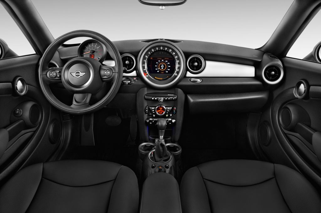 MINI MINI (Baujahr 2015) Cooper 2 Türen Cockpit und Innenraum