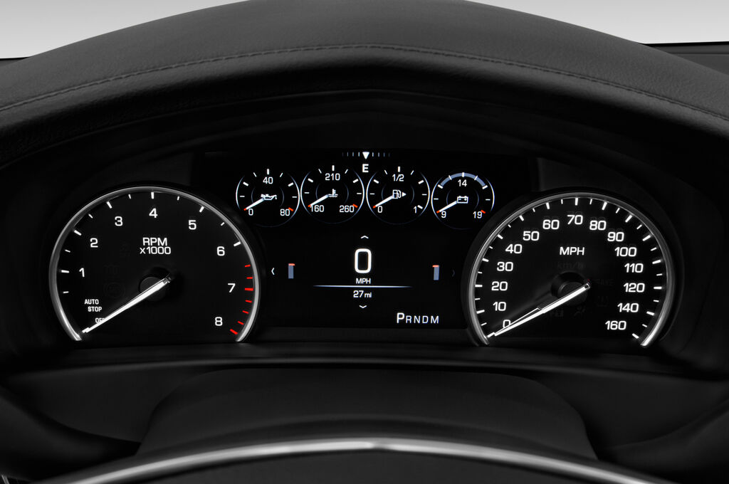 Cadillac CT6 (Baujahr 2019) Luxury 4 Türen Tacho und Fahrerinstrumente
