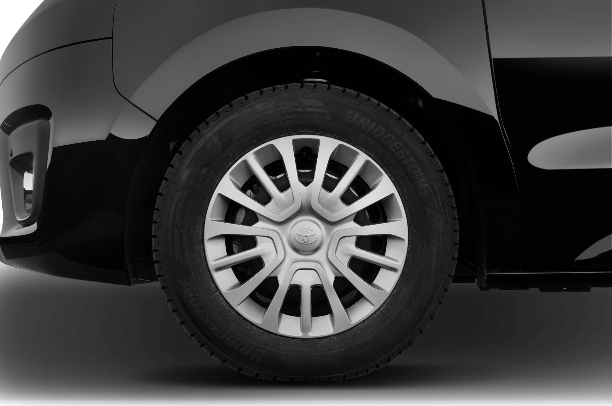 Toyota Proace (Baujahr 2023) Comfort 4 Türen Reifen und Felge