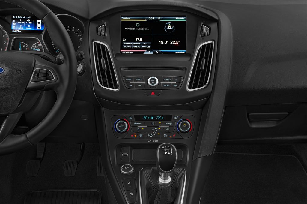 Ford Focus (Baujahr 2015) Titanium 5 Türen Mittelkonsole