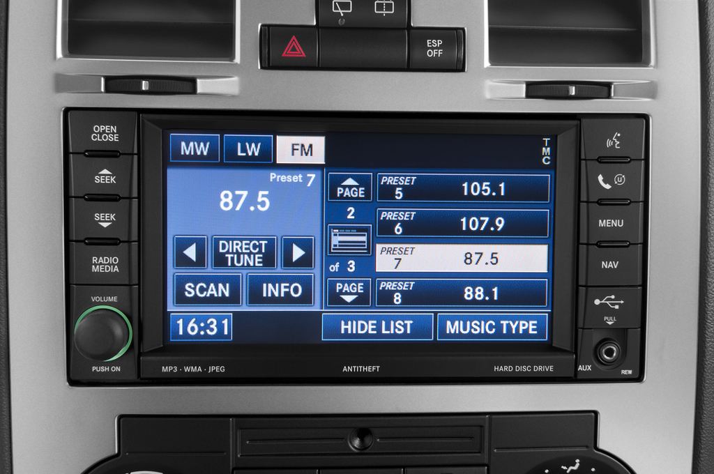 Chrysler 300 (Baujahr 2010) - 5 Türen Radio und Infotainmentsystem