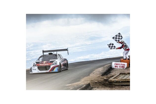 Pikes Peak: Peugeot-Pilot Sébastien Loeb mit Rekordsieg