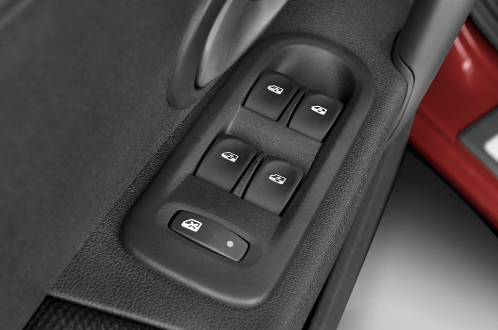 Renault Clio (Baujahr 2010) - 5 Türen Bedienungselemente Tür
