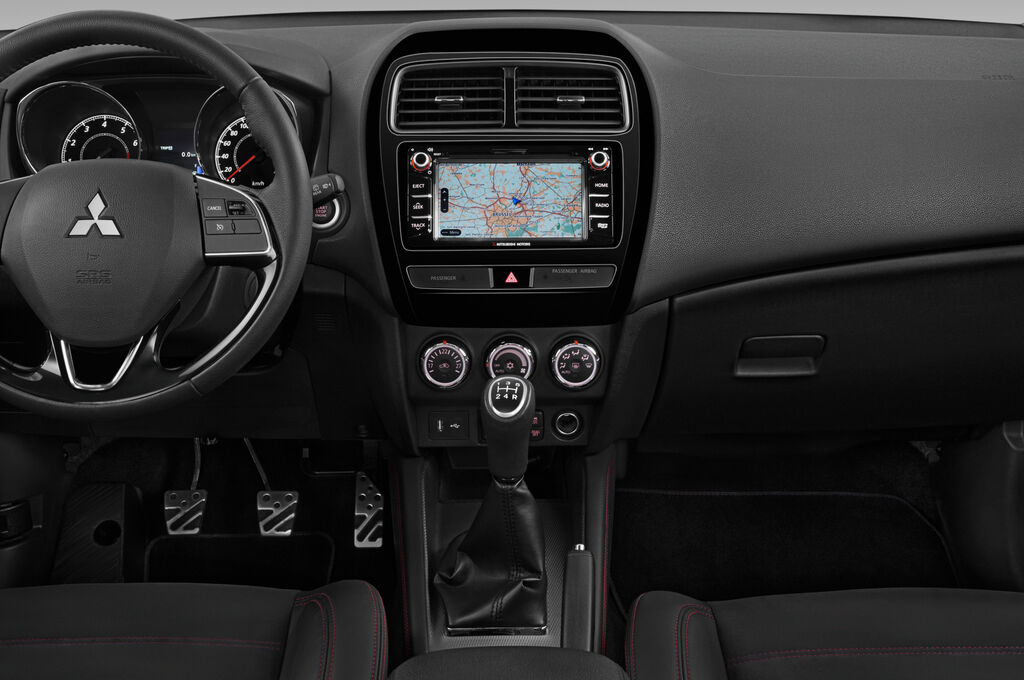 Mitsubishi ASX (Baujahr 2019) Active + 5 Türen Mittelkonsole