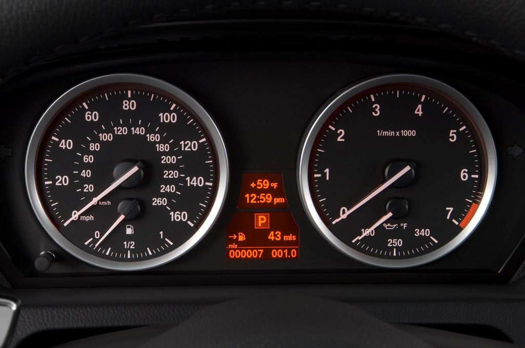 BMW 6 Series (Baujahr 2010) 650i  2 Türen Tacho und Fahrerinstrumente