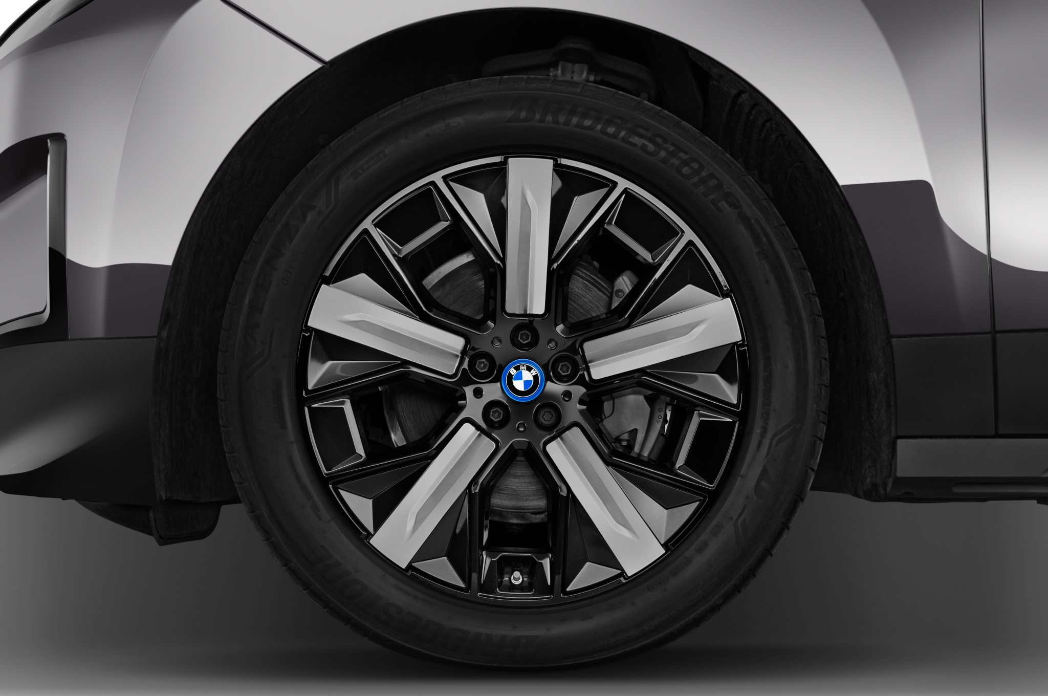 BMW iX (Baujahr 2022) Base 5 Türen Reifen und Felge