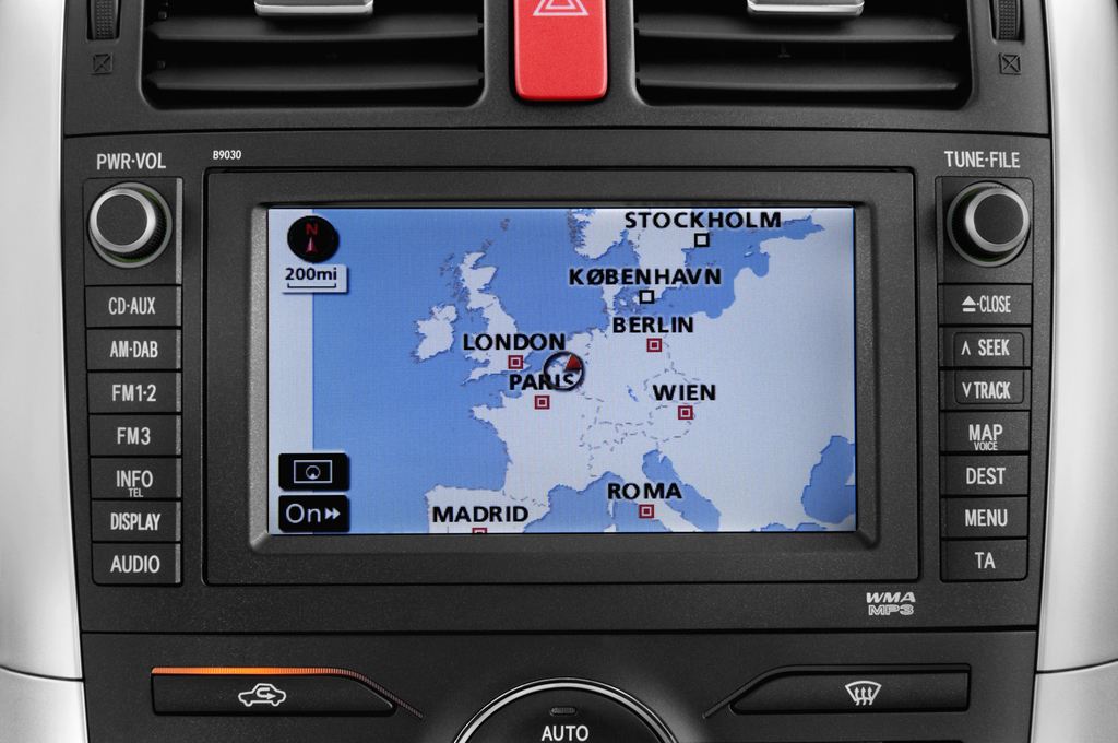 Toyota Auris (Baujahr 2011) Executive 5 Türen Radio und Infotainmentsystem