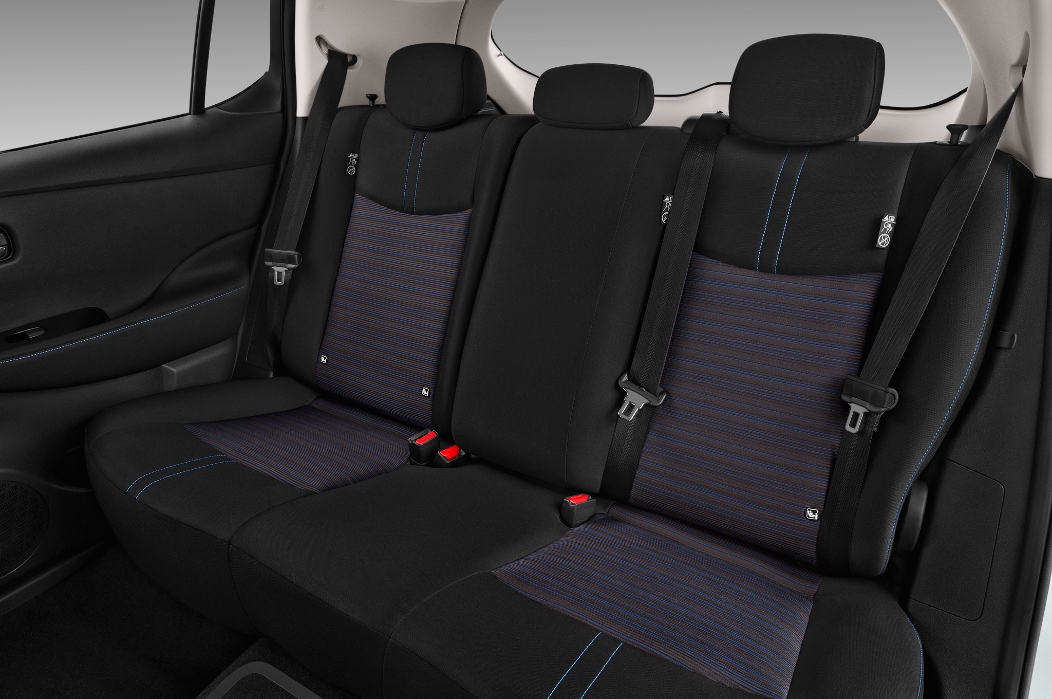 Nissan Leaf (Baujahr 2018) N Connecta 5 Türen Rücksitze