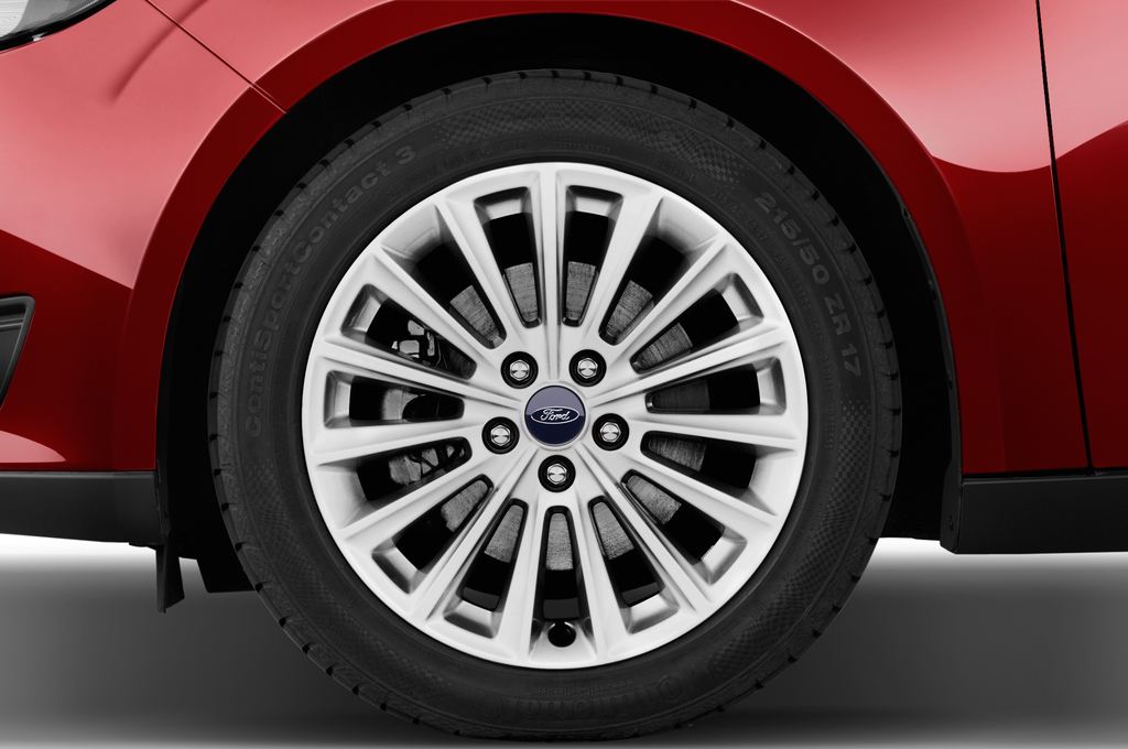 Ford Focus (Baujahr 2015) Titanium 5 Türen Reifen und Felge