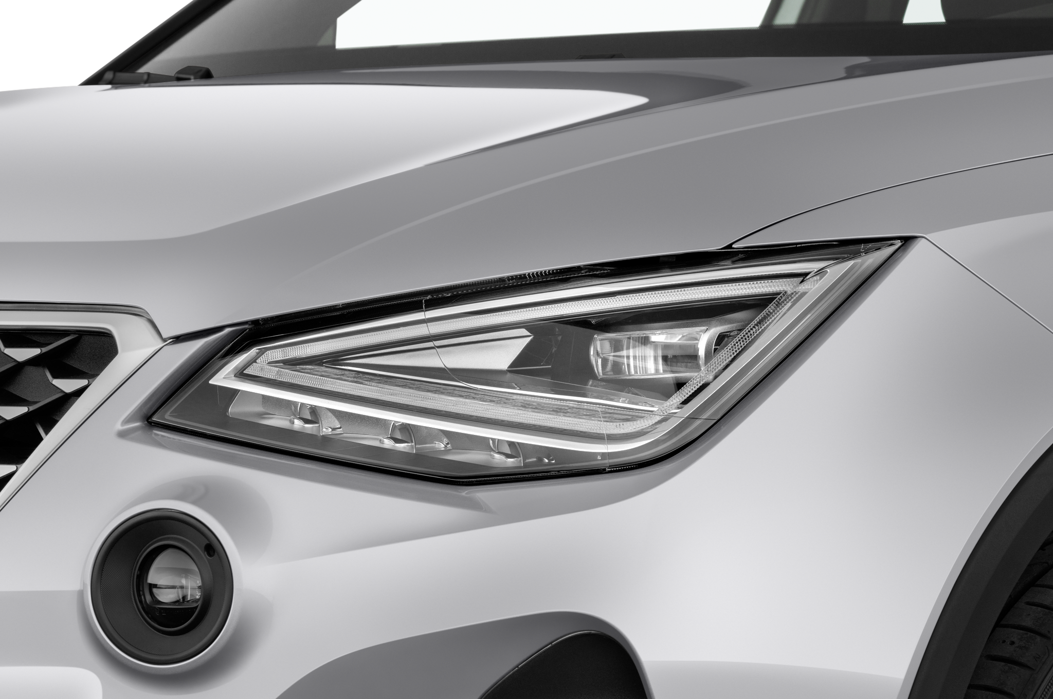 SEAT Arona (Baujahr 2022) Xperience 5 Türen Scheinwerfer