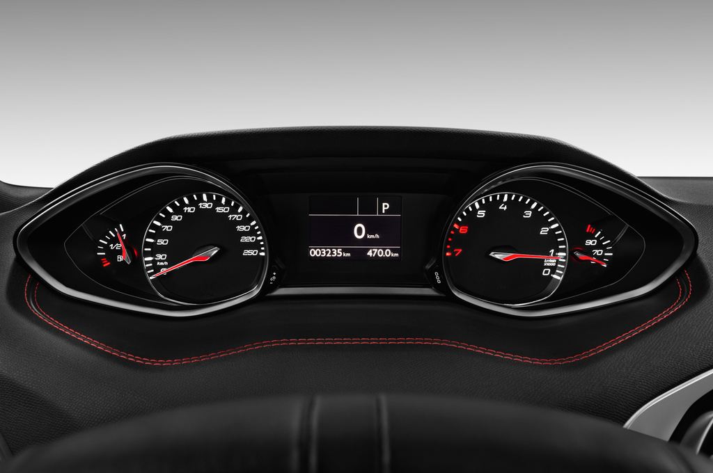 Peugeot 308 5-Turer (Baujahr 2018) GT Line 5 Türen Tacho und Fahrerinstrumente