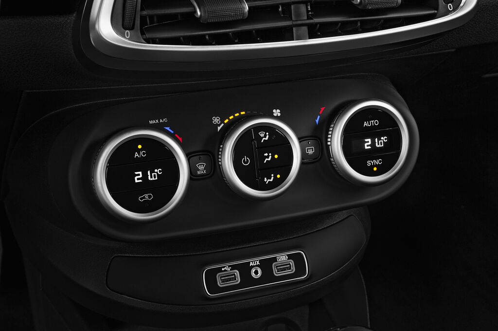 FIAT 500X (Baujahr 2019) City Cross 5 Türen Temperatur und Klimaanlage