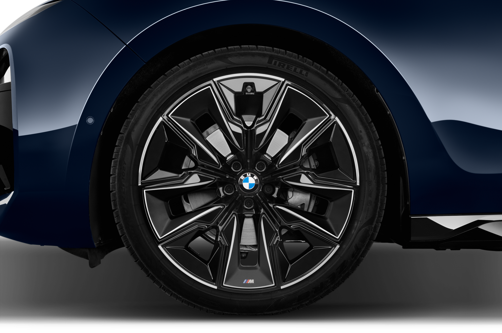 BMW 7 Series (Baujahr 2023) M Sport 4 Türen Reifen und Felge