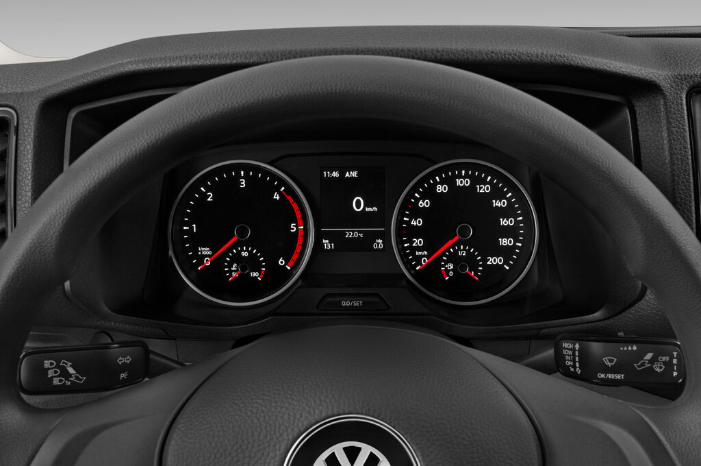 Volkswagen Crafter (Baujahr 2019) - 4 Türen Tacho und Fahrerinstrumente