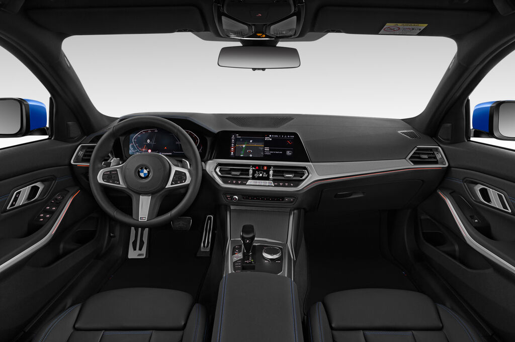 BMW 3 Series (Baujahr 2019) M Sport 4 Türen Cockpit und Innenraum