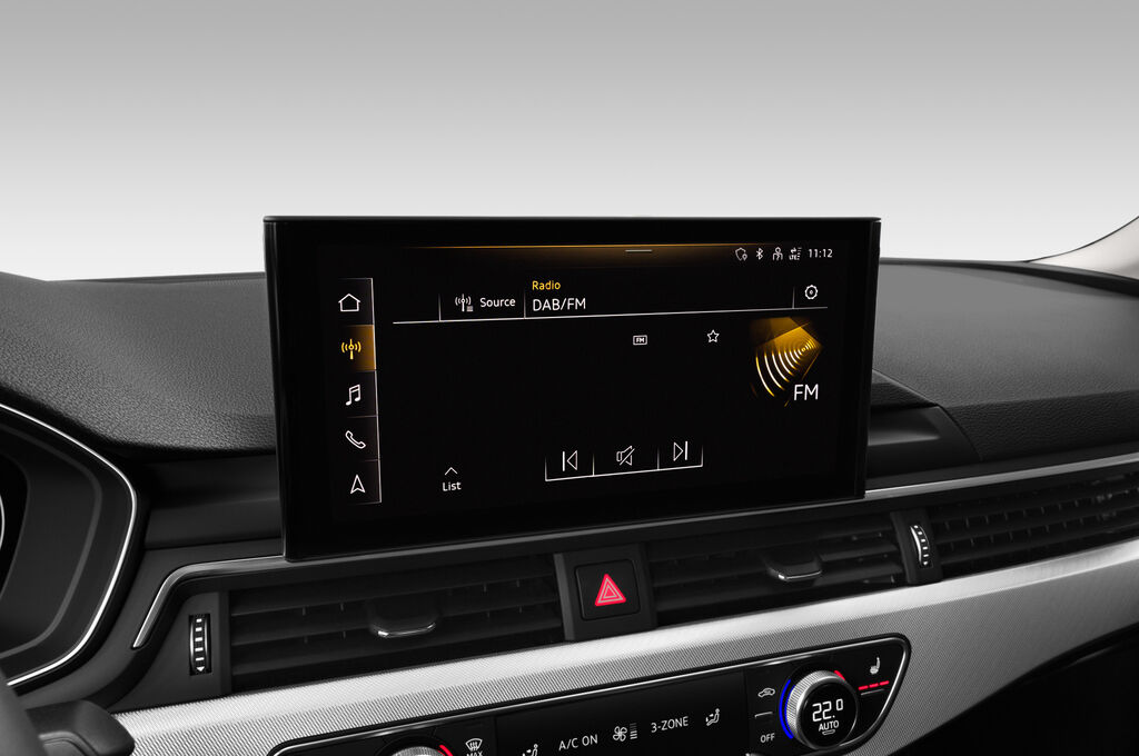 Audi A4 (Baujahr 2020) Advanced 4 Türen Radio und Infotainmentsystem