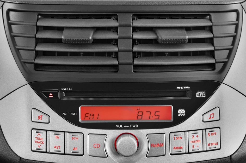 Nissan Pixo (Baujahr 2010) Visia 5 Türen Radio und Infotainmentsystem