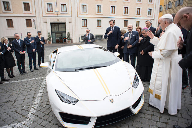 Päpstlicher Lamborghini für den guten Zweck versteigert - Dieses heilige Blechle ist ziemlich teuer