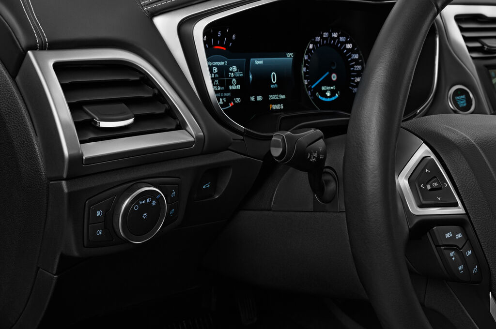 Ford Mondeo (Baujahr 2020) Vignale 4 Türen Lüftung