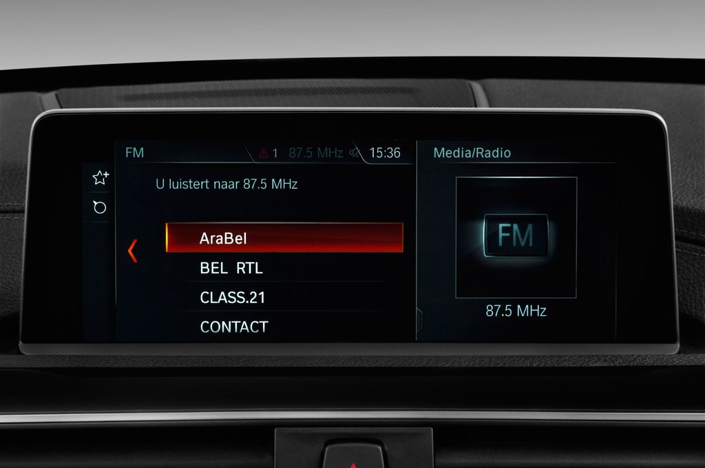 BMW 4 Series (Baujahr 2018) Luxury Line 4 Türen Radio und Infotainmentsystem