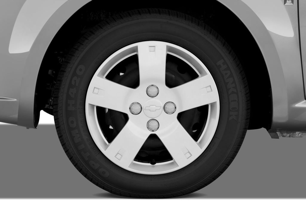 Chevrolet Aveo (Baujahr 2010) LS 4 Türen Reifen und Felge