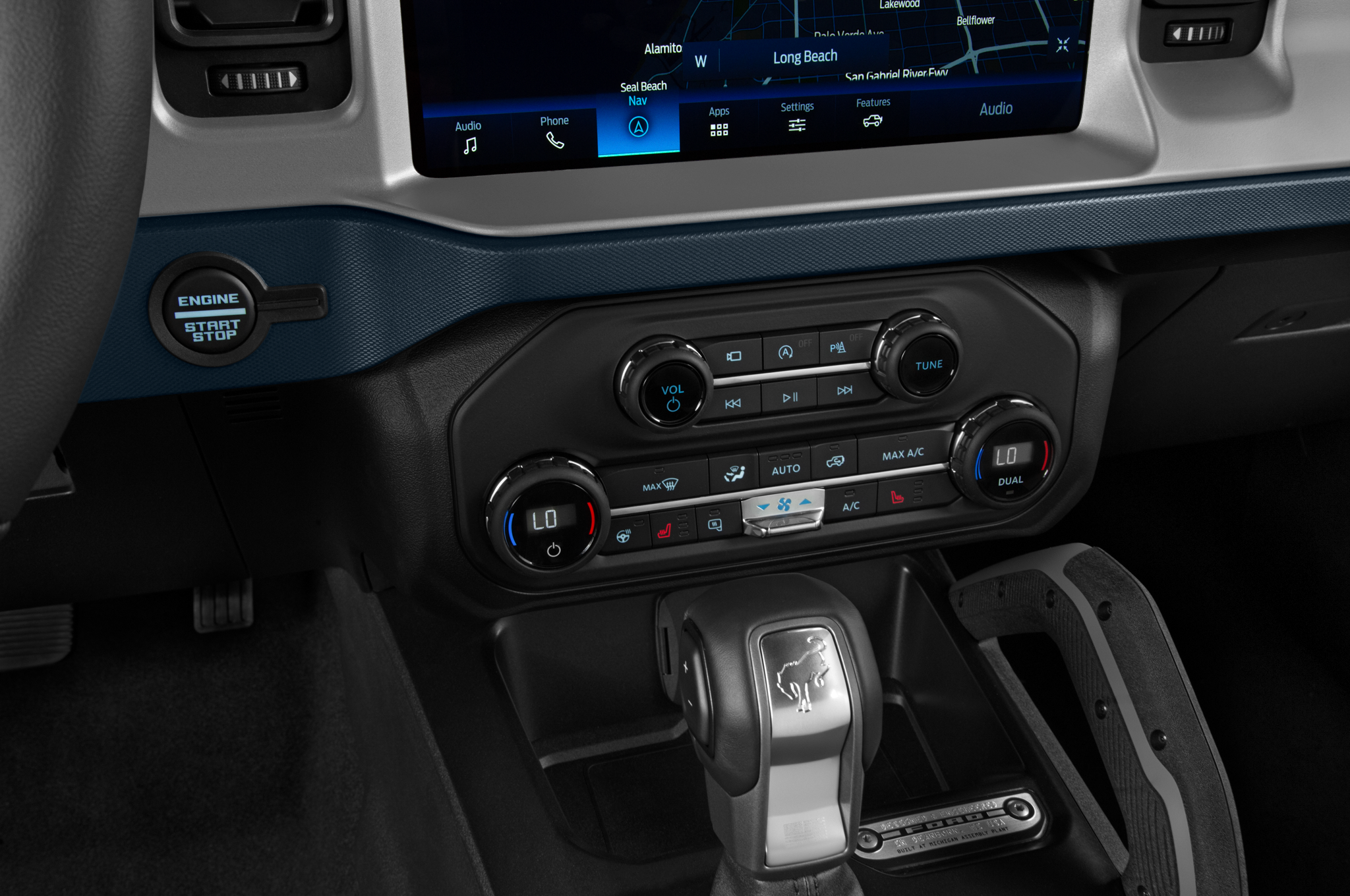 Ford Bronco 4 Door (Baujahr 2023) Outer Banks 5 Türen Temperatur und Klimaanlage