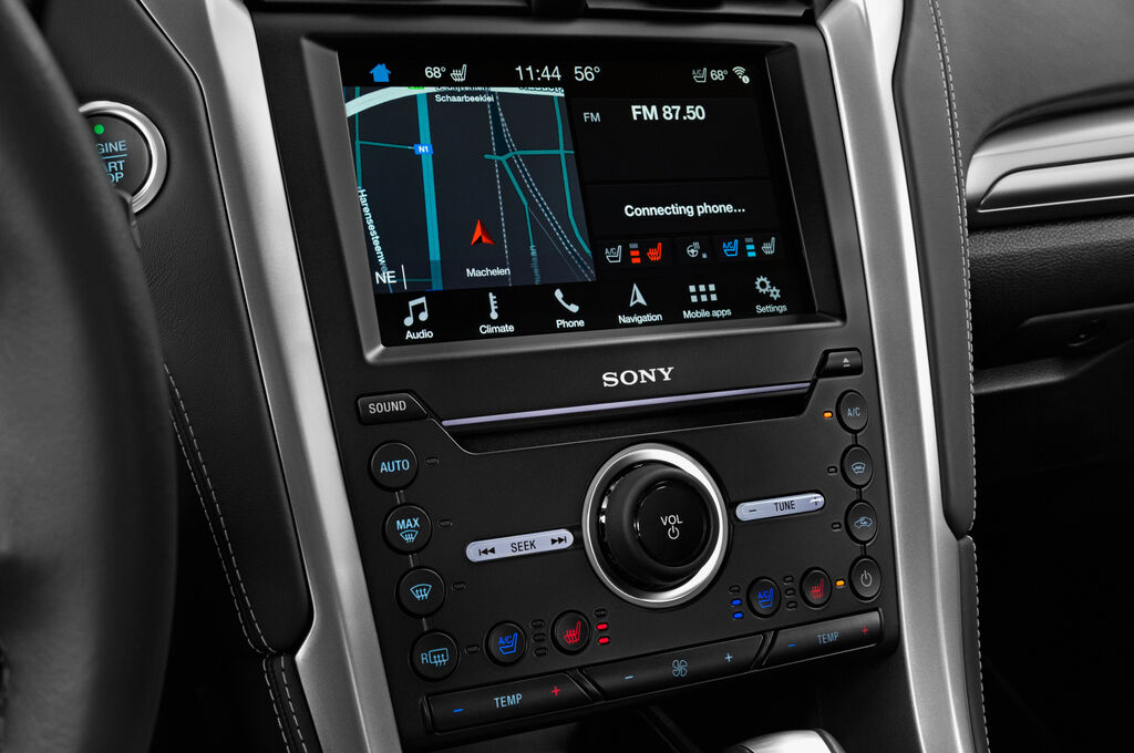Ford Mondeo (Baujahr 2020) Vignale 4 Türen Radio und Infotainmentsystem