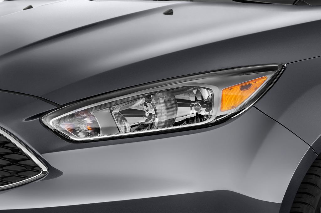 Ford Focus (Baujahr 2015) Trend 5 Türen Scheinwerfer