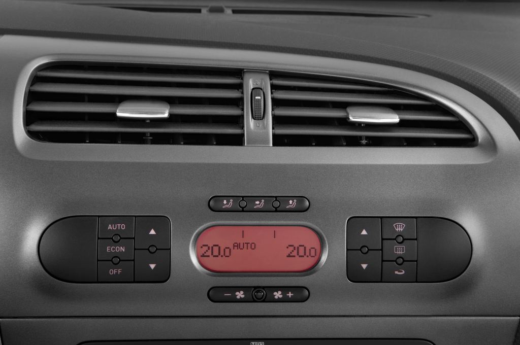SEAT Leon (Baujahr 2011) Sport 5 Türen Temperatur und Klimaanlage