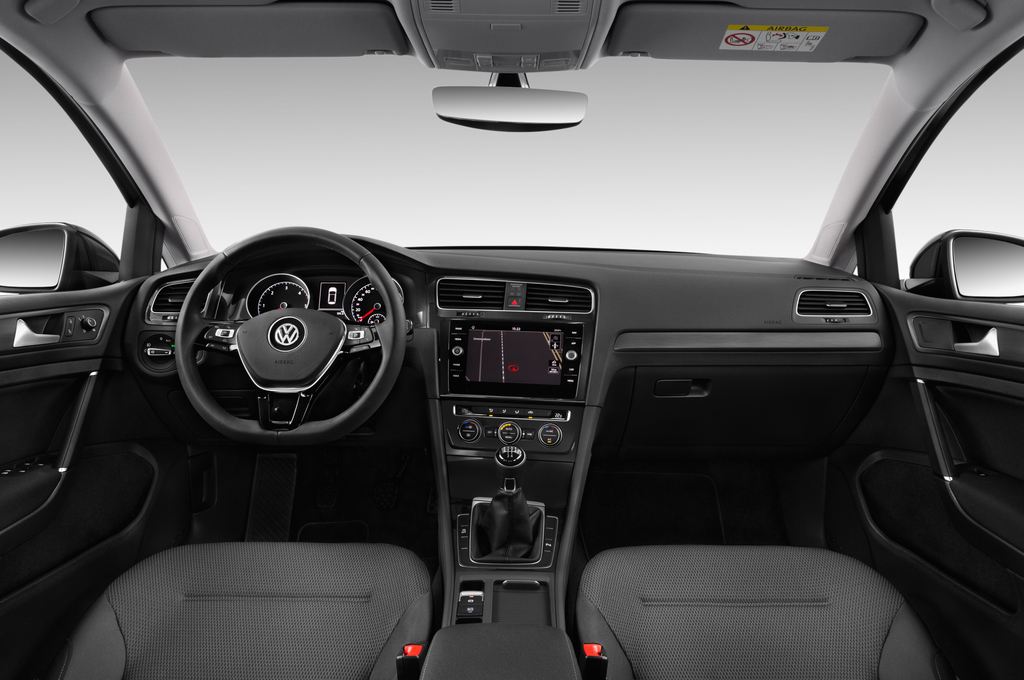 Volkswagen Golf (Baujahr 2017) Comfortline 5 Türen Cockpit und Innenraum