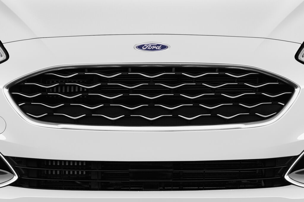 Ford Fiesta Vignale (Baujahr 2018) - 5 Türen Kühlergrill und Scheinwerfer