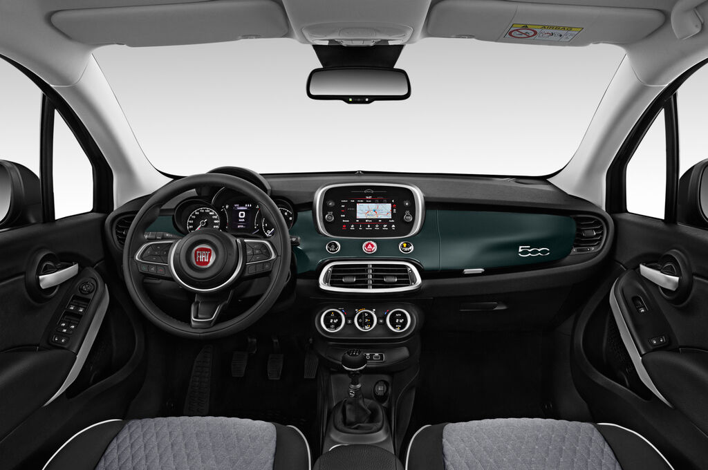 FIAT 500X (Baujahr 2019) City Cross 5 Türen Cockpit und Innenraum