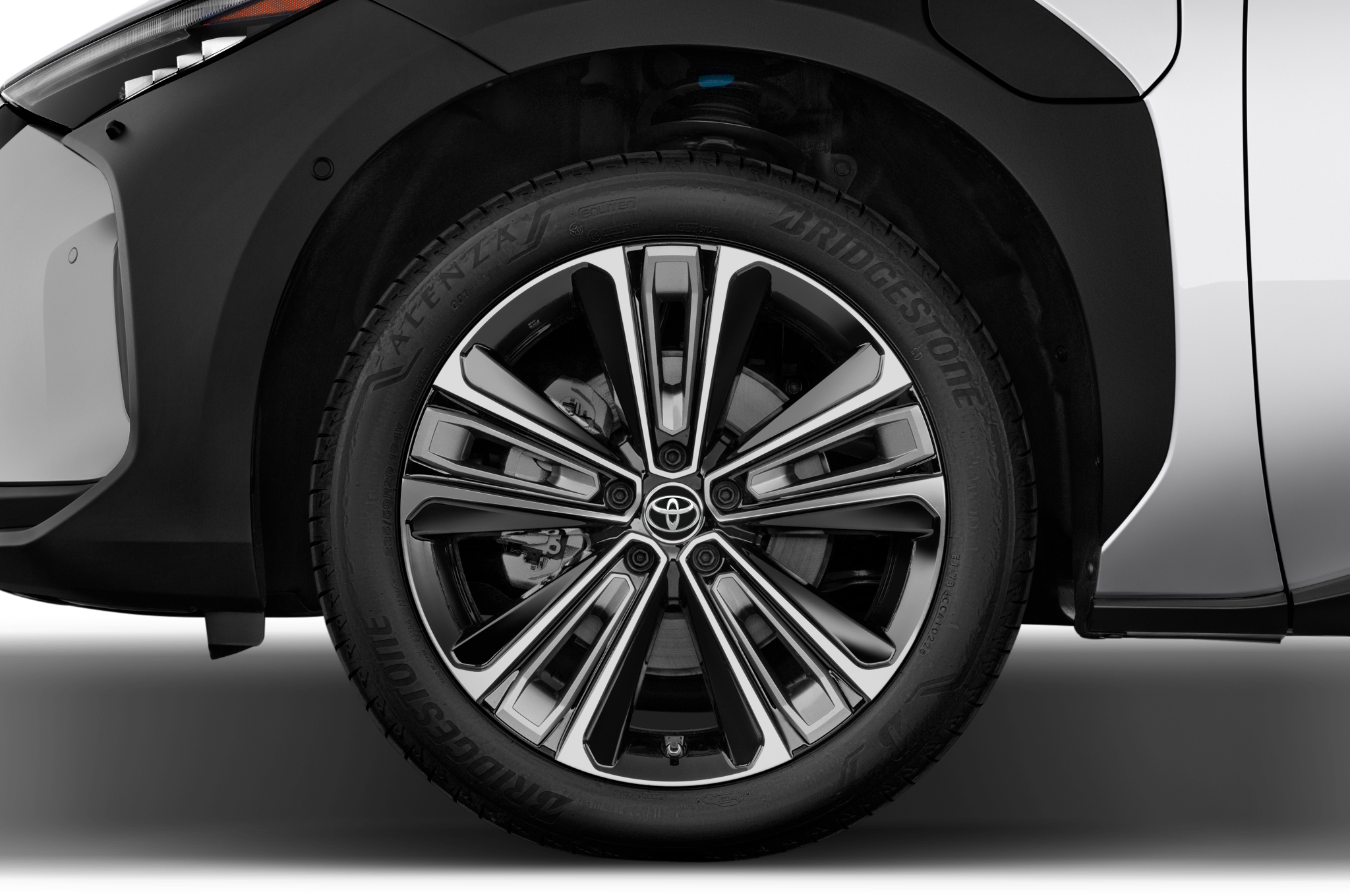 Toyota bZ4X EV (Baujahr 2023) Base 5 Türen Reifen und Felge