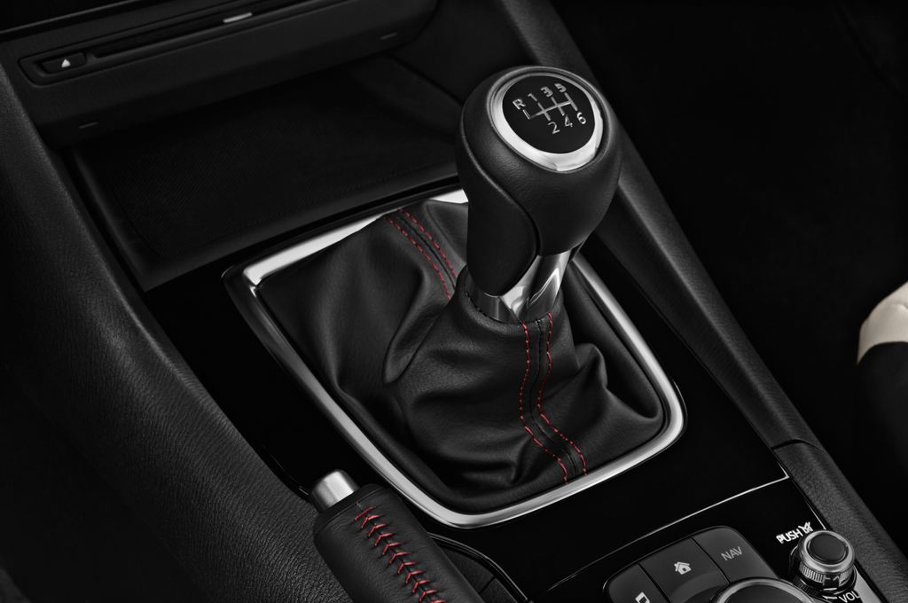 Mazda Mazda3 (Baujahr 2014) Sports-Line 4 Türen Schalthebel