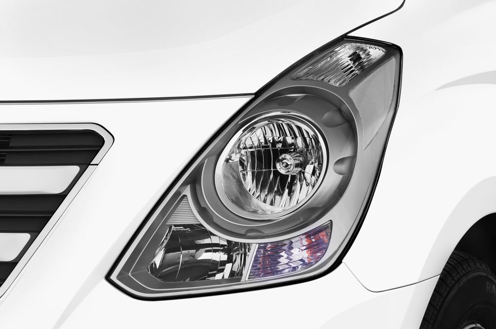 Hyundai H1 Travel (Baujahr 2015) Premium 5 Türen Scheinwerfer