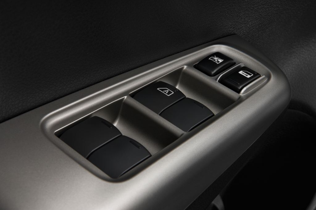 Subaru Impreza (Baujahr 2010) WRX STI 5 Türen Bedienungselemente Tür