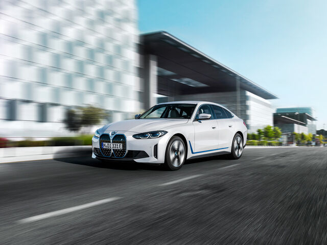 BMW i4  - Hochspannung für die Mittelklasse  