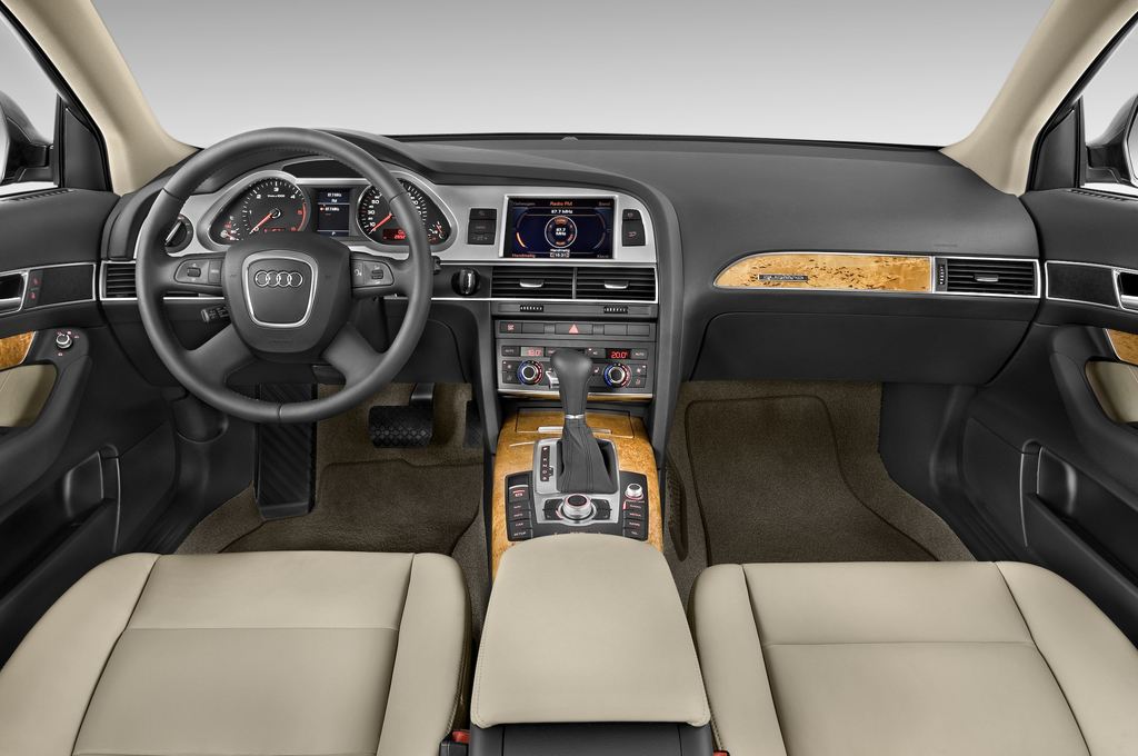 Audi Allroad Quattro (Baujahr 2011) - 5 Türen Cockpit und Innenraum