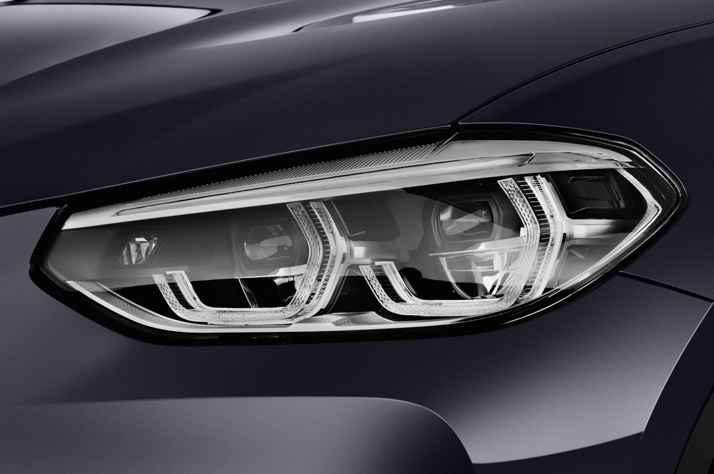 BMW X3 (Baujahr 2018) xLine 5 Türen Scheinwerfer