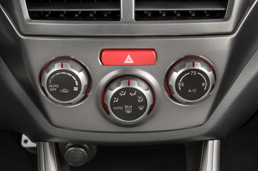 Subaru Impreza (Baujahr 2010) WRX STI 5 Türen Temperatur und Klimaanlage