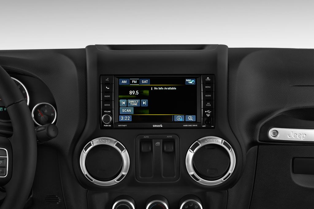 Jeep Wrangler (Baujahr 2014) Rubicon 3 Türen Radio und Infotainmentsystem