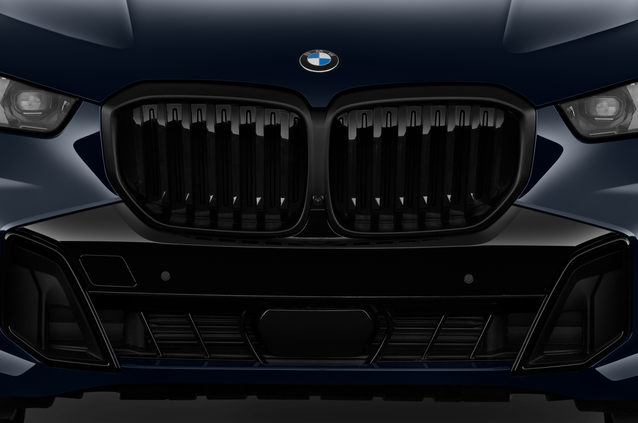 BMW X5 (Baujahr 2024) xDrive40i M Sport 5 Türen Kühlergrill und Scheinwerfer
