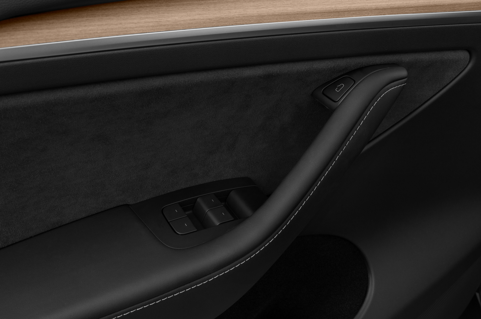 Tesla Model Y (Baujahr 2022) Long Range AWD 5 Türen Bedienungselemente Tür