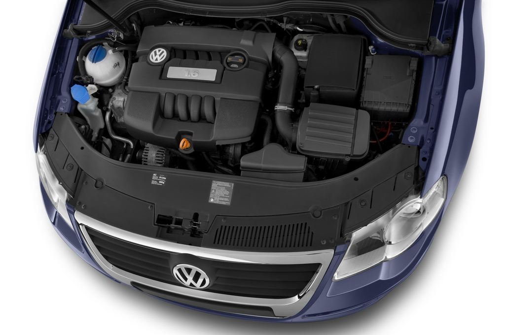 Volkswagen Passat (Baujahr 2010) Comfortline 5 Türen Motor