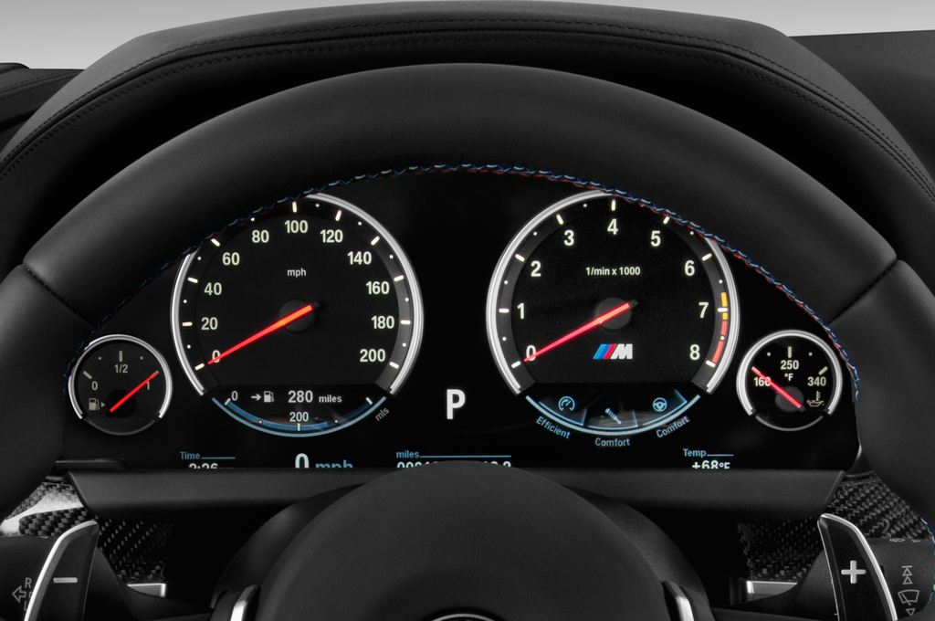 BMW M6 (Baujahr 2013) M6 2 Türen Tacho und Fahrerinstrumente