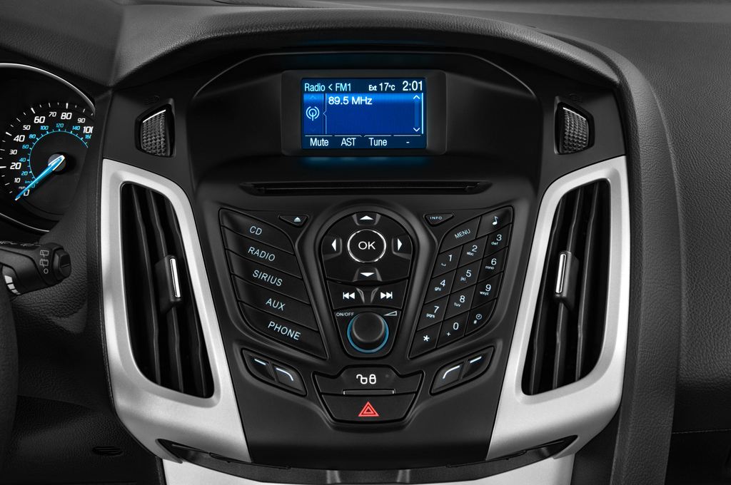 Ford Focus (Baujahr 2011) Titanium 5 Türen Radio und Infotainmentsystem