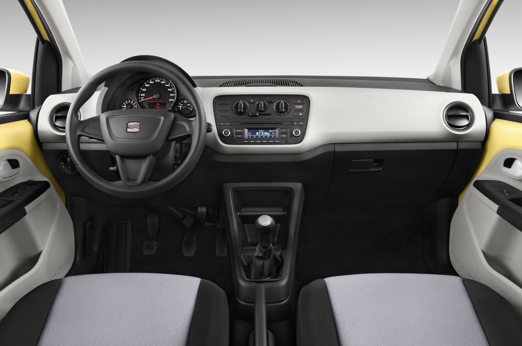 SEAT Mii (Baujahr 2015) Style 5 Türen Cockpit und Innenraum